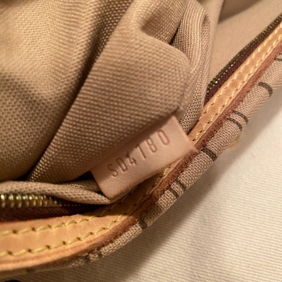 Authentic Louis Vuitton Delightful MM - Picture 14 of 14